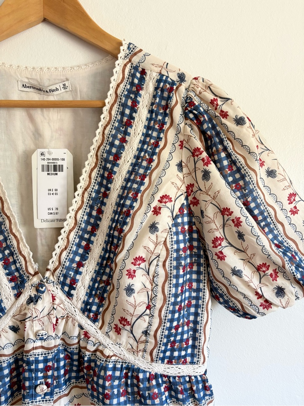 Abercrombie & Fitch Puff Sleeve Button-Through Top in Cream NEW - Picture 5 of 8